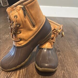 **DONATED** 
Sperry Tan and Brown Winter Boots Waterproof Rubber Sole